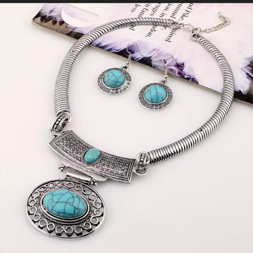Statement necklace - Picture 2 of 2